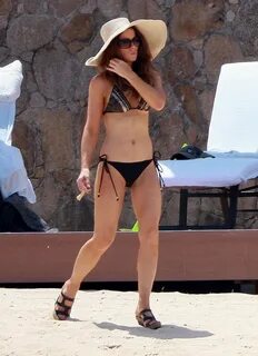Kate_Beckinsale_Bikini-7 Kate beckinsale bikini, Kate beckin