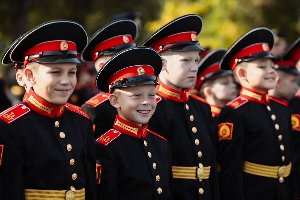 Детские военные школы. Курсант СВУ суворовцы. Суворовское кадетское училище в Москве. Кадеты Суворовского училища Москва. Тверское Суворовское училище Кадетство.