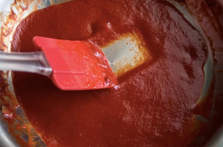 Зачем добавляют томатную пасту