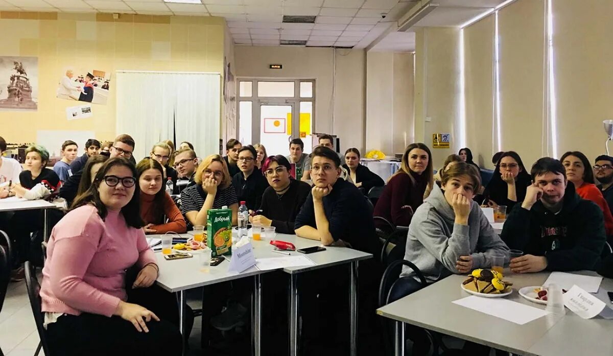 Спбутуиэ колледж санкт-петербург. Менеджмент колледж спб. Колледж управляющего спб. Кммт «колледж менеджмента международного туризма». Санкт-петербургский институт экономики и управления.
