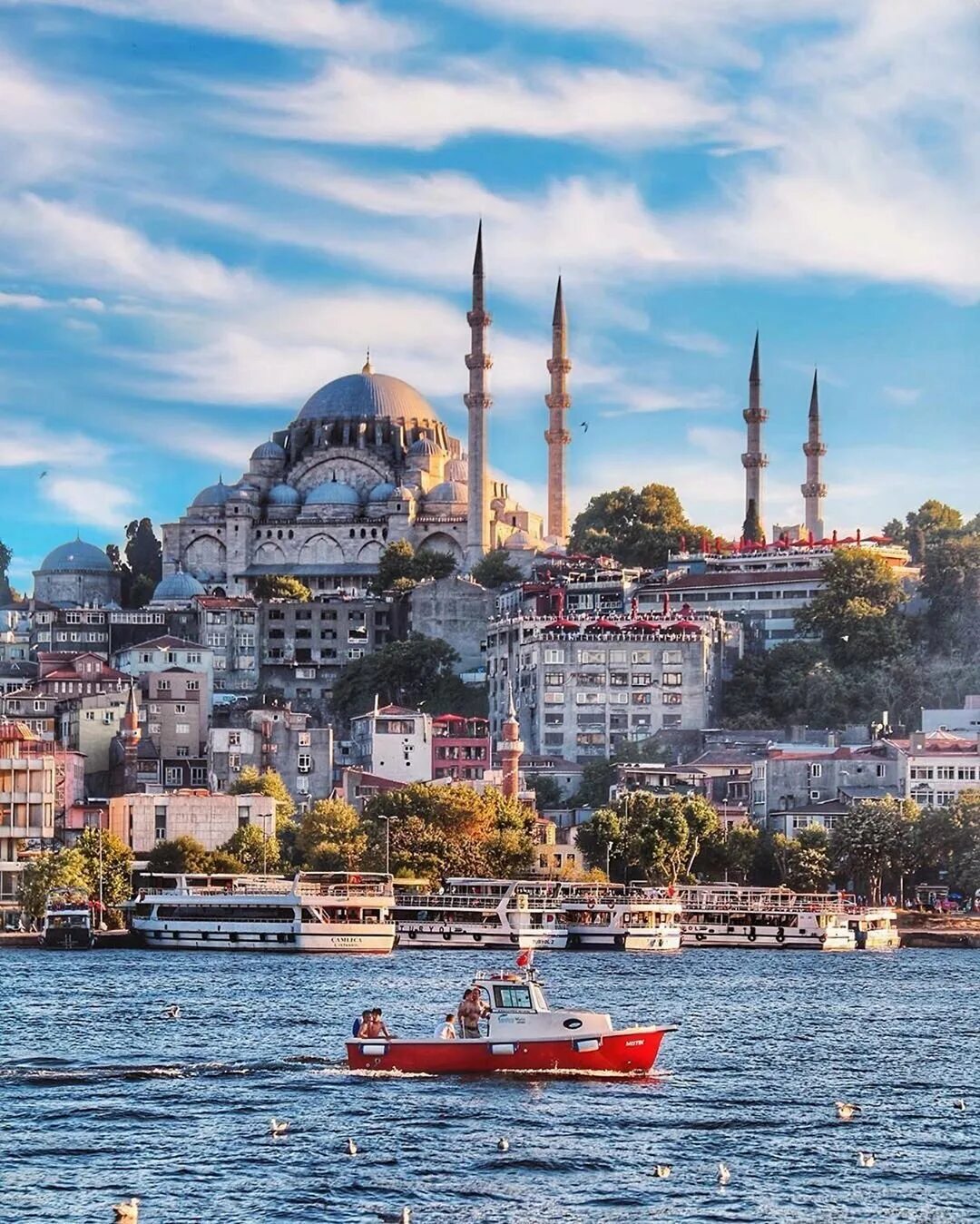 Город султанахмет. Босфор Турция Стамбул. Стамбул голубая мечеть Босфор. Сулеймание Стамбул. Бухта золотой Рог Стамбул.