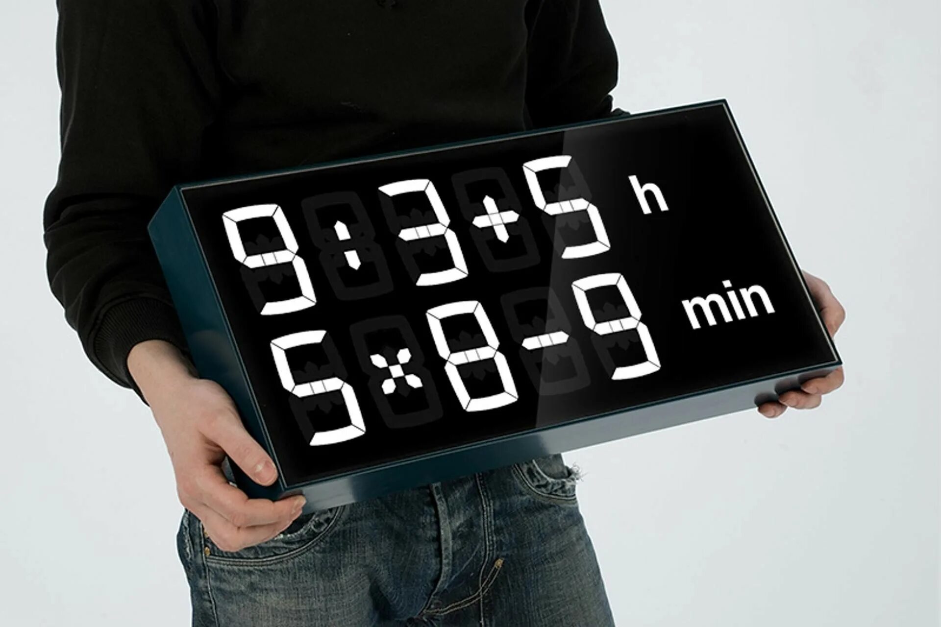 Сделай часы тусклее. Albert Clock. Электронные часы. Математические часы. Математические часы электронные.