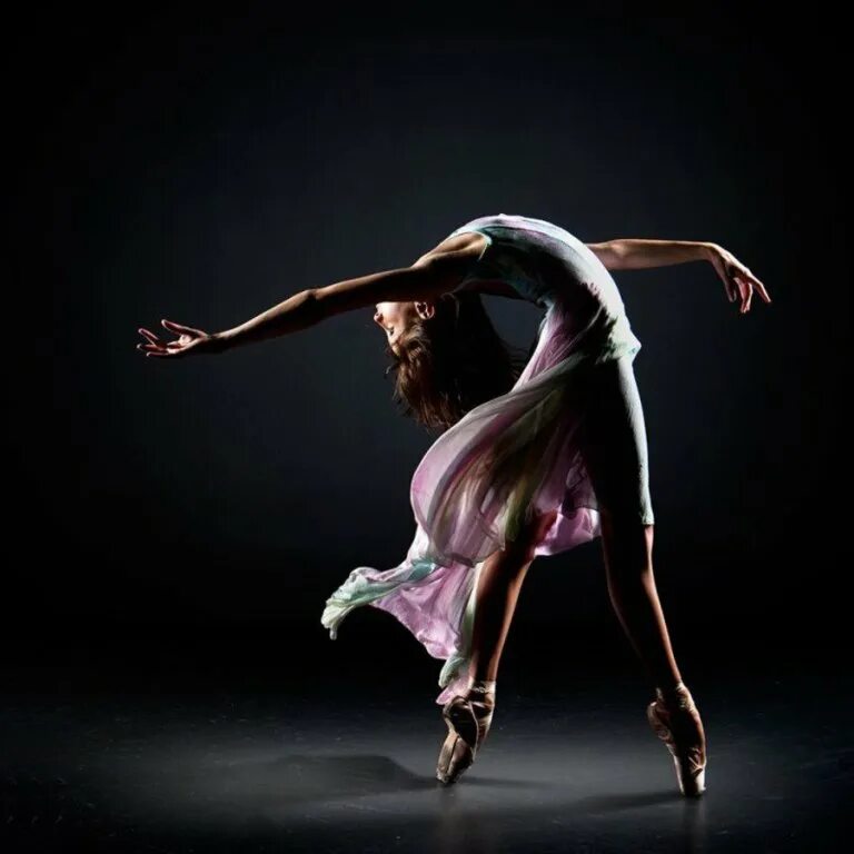 Lois Greenfield / Movement 3 Dance photography, Dance pictures, Lois greenfield