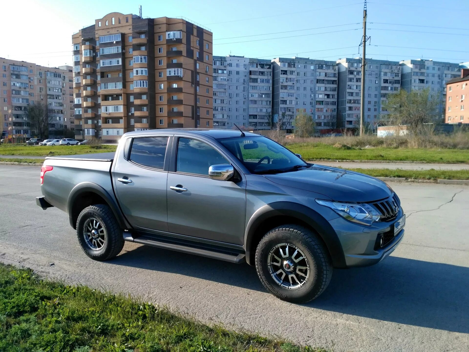 Мицубиси л200 с пробегом. Мицубиси л200. Mitsubishi l200. Mitsubishi l200 5. Mitsubishi l200 Tuning.