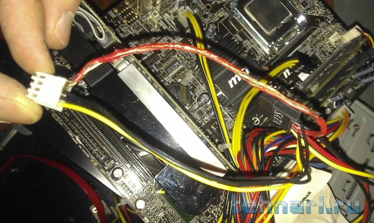 Power sw asus. Подсоединение проводов к материнской плате мси. H110 plus power sw. Подключить блок питания к материнской плате. Как подключить питание к плате.