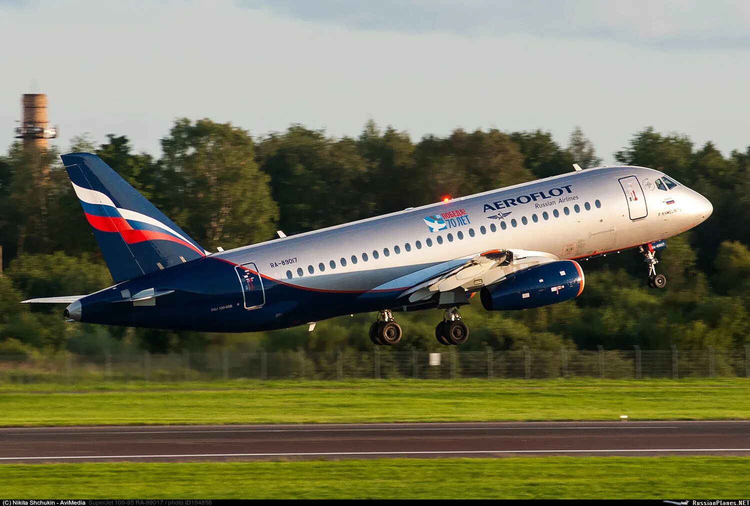 Суперджет последние новости. Самолет Sukhoi Superjet 100. Superjet 100-95. Самолёт Суперджет 100 Aeroflot. SSJ 100.