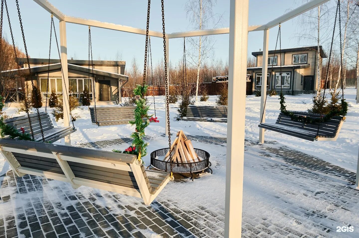 Берёзовая роща ульяновск пляж. Архангельская слобода турбаза ульяновск. Своя ферма ульяновск турбаза. Турбаза волга ульяновск. Иволга турбаза ульяновск домики.