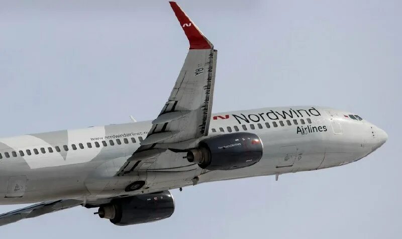 самолеты. рейс s7 5115. взлет самолета зимой. человек попал в двигатель самолета в шереметьево. самолет не смог взлететь.