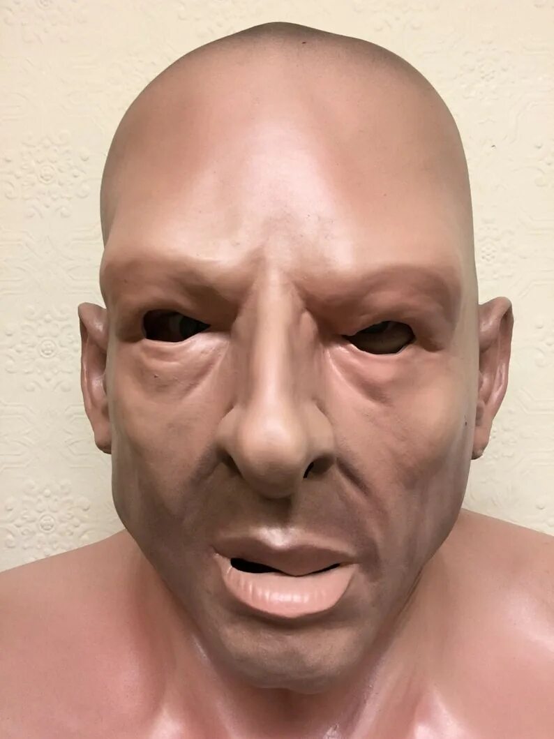 Боль в голове фото. Большие головы скульптуры. У мужчины болит голова. Боль в голове. Выпадение волос.