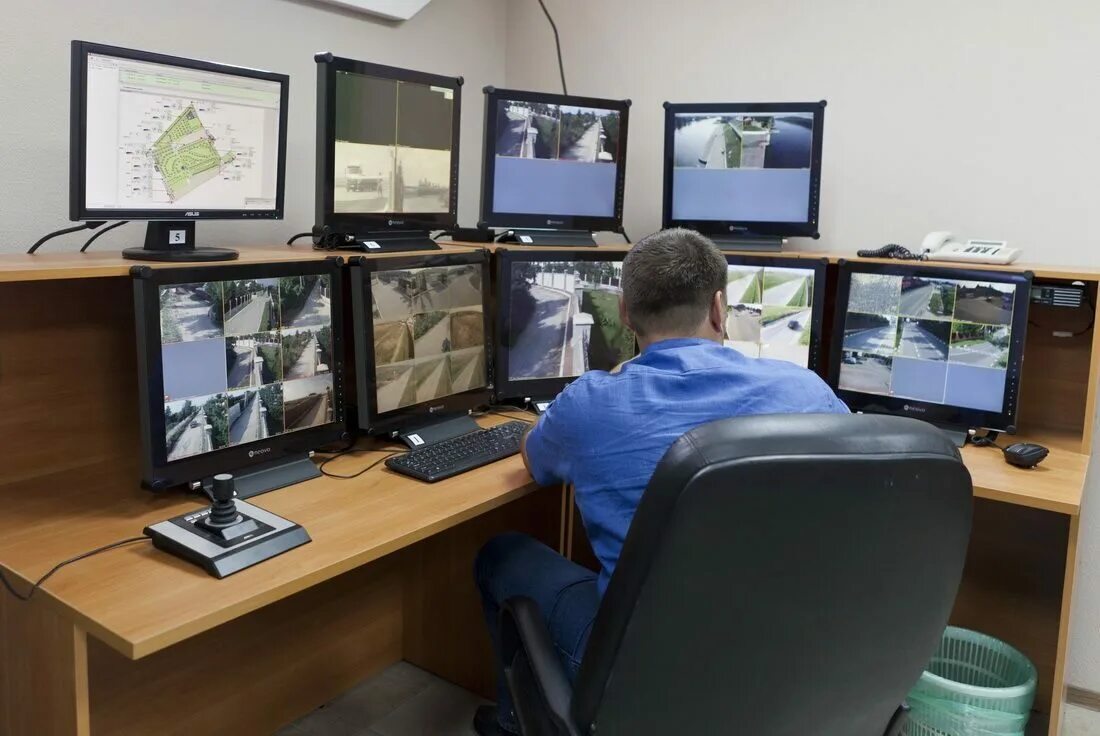 Пульт централизованного наблюдения (пцн) для чоп. Ситуационный центр. Центр мониторинга видеонаблюдения. Центр видеонаблюдения. Центр видеонаблюдения.