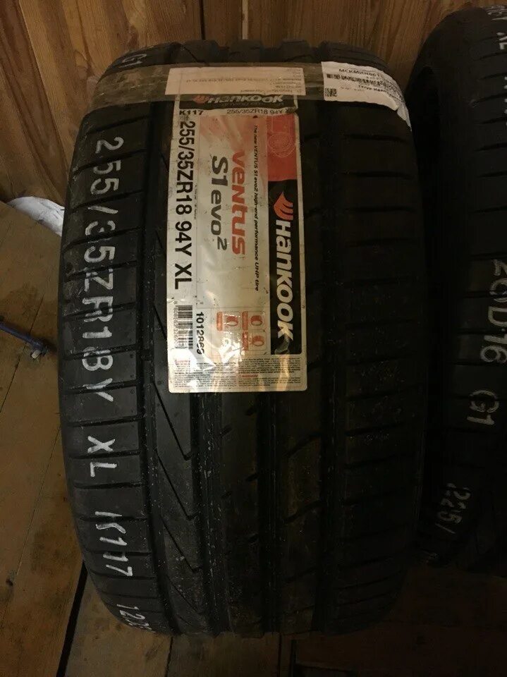 Hankook тесты. Когда в 2022 году менять зимнюю резину на летнюю. Резина ханкук 429. Наклейка на шинах hankook evo. Hankook тесты.