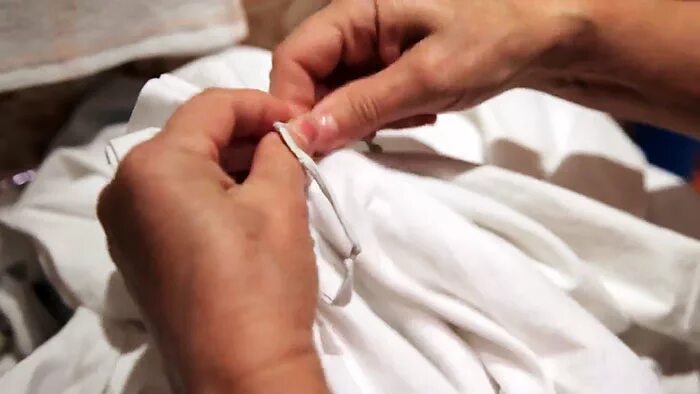 Стиральная машинка для детей. Пододеяльник стирка. Стирка одеяла в стиральной машине. Спряталась в стиральной машине. Постельное белье в стиральной машине.