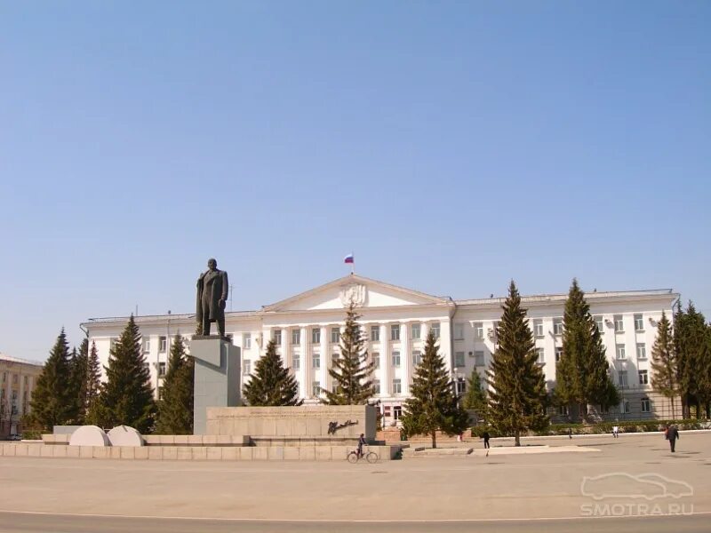 Г Курган Курганская область. Площадь Ленина Курган летом. Городская площадь Курган. Памятник на площади в Кургане.