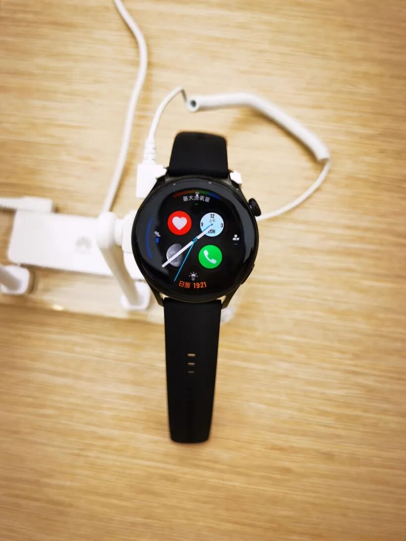 Huawei pay часами. Хуавей вотч 3. Хуавей вотч 3 Pro. Часы Huawei 3. Huawei watch 3 Pro.