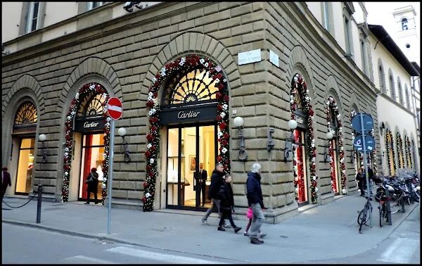 Cartier италия. Cartier италия. Cartier италия. Van cleef бутик. Cartier mini baignoire.
