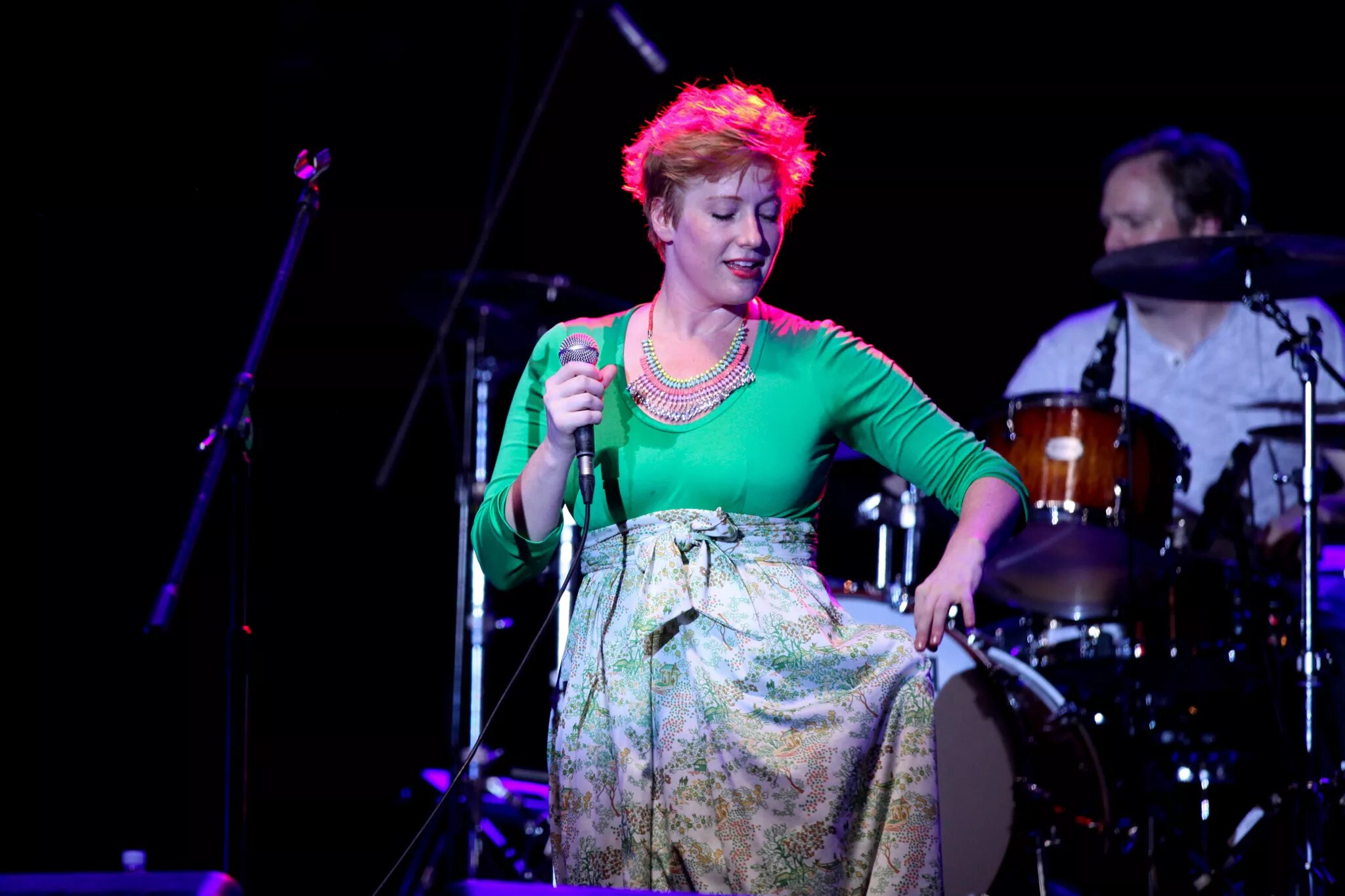 Kiss me sixpence. Группа Sixpence none the Richer. Leigh Nash. Sixpence none the Richer солистка. Ли Нэш Sixpence none.