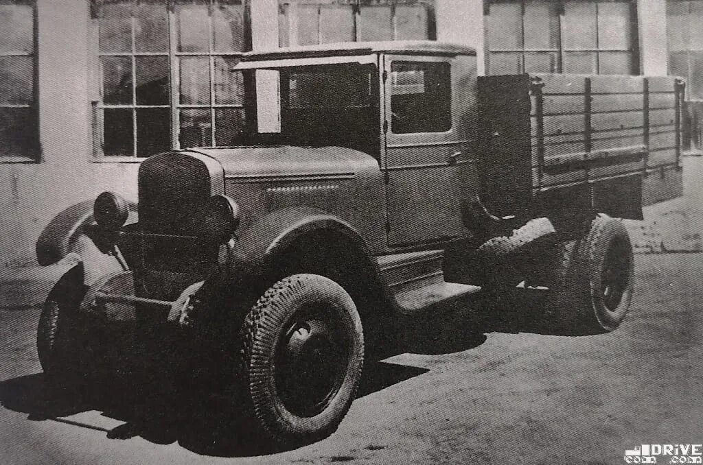 Грузовик 32. ЗИС-32 грузовой автомобиль. ЗИС-5 грузовой автомобиль. ЗИС 32 полноприводный. Полноприводный ЗИС-5.