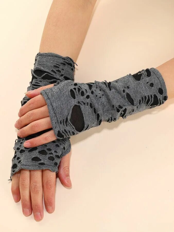 Дырявые перчатки 7 букв. Черные кожаные полуперчатки мужские. Рокерские перчатки без пальцев. Дырявые перчатки 7 букв. Перчатки рыболовные неопрен titanium.