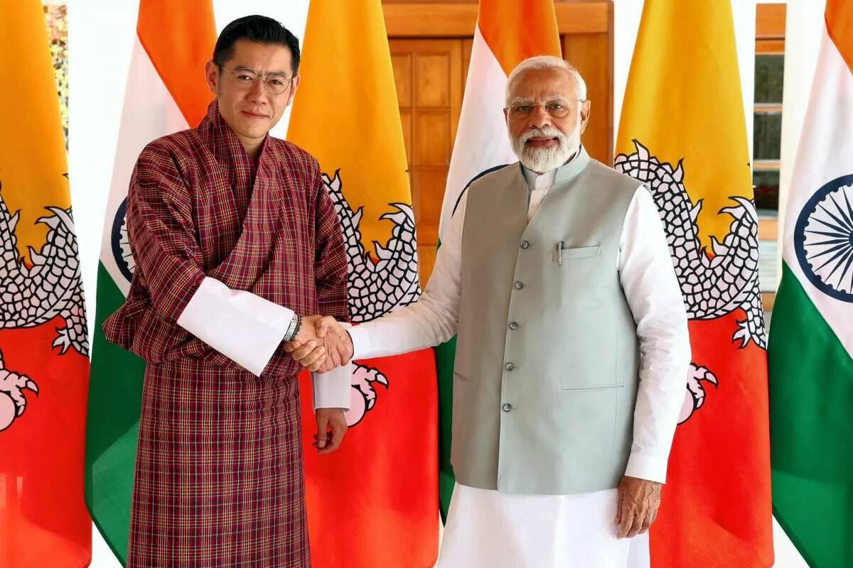 Бутан индия. Джигме Кхесар Намгьял Вангчук. Индия и Китай. Король бутана. Бутан и Индия.