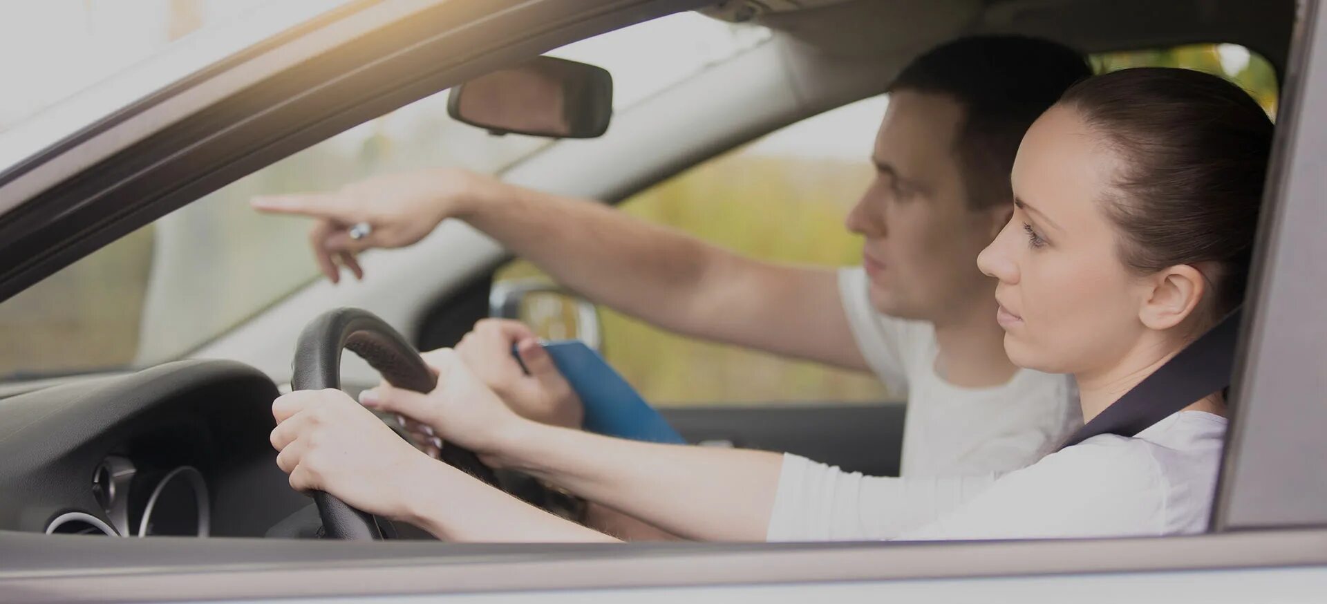 Со скольки лет можно пойти учиться в автошколу. Инструктор автошколы. Со скольки можно идти в автошколу. Категория в1 водительских прав что это такое. Со скольки лет можно учиться на категорию а.