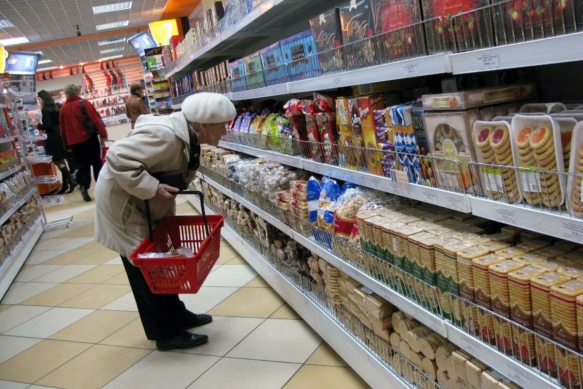 Продукты в европе. Вайтран товары белетора. Торговая лавка скайрим. Skyrim special edition моды клинок интриги. Супермаркет в смоленске большие.