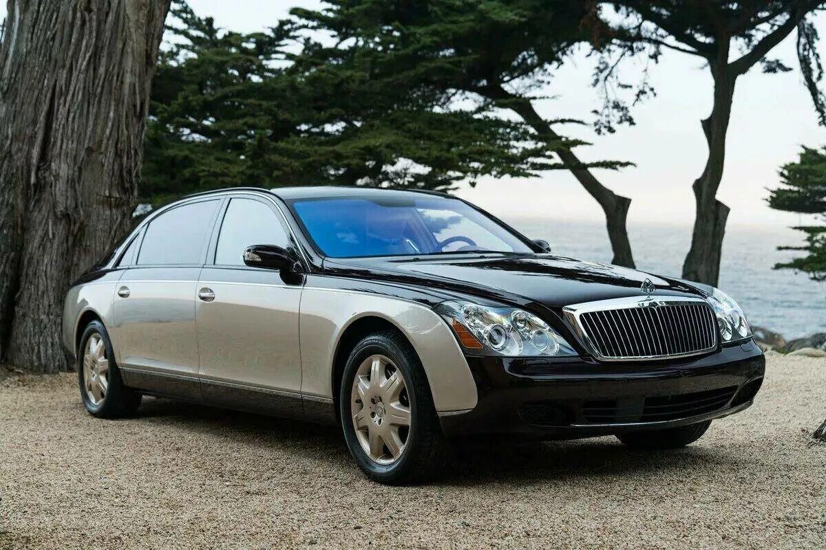 Что такое майбах. Maybach 62. Mercedes Maybach 62. Maybach 57/62. Мерседес Майбах 2002.