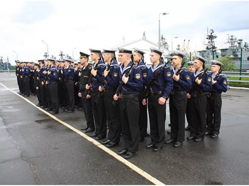 военный корабль 1990 год североморск. североморск служить. североморск служить. северный морской флот мурманск. архив парад 50 лет северному флоту в 1983 году в североморске.