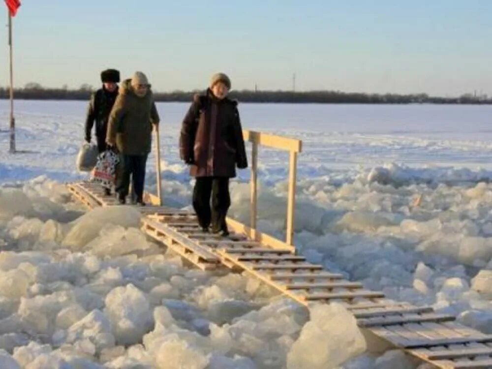 Переправы архангельск. Реушеньга Архангельск. Пешеходная ледовая переправа Архангельск Кегостров. Переправа Архангельск. Остров Реушеньга.