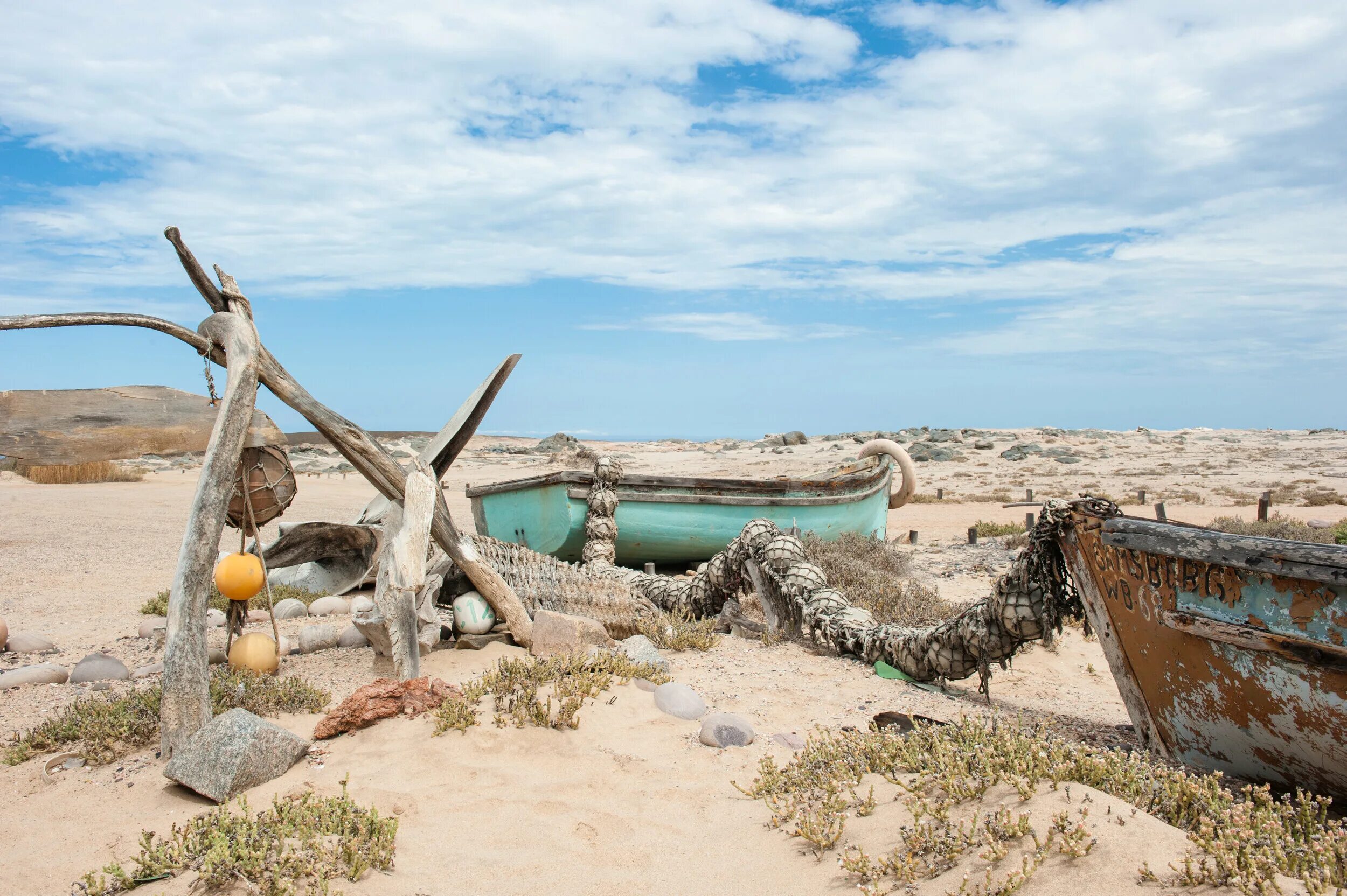 Намибия берег скелетов (skeleton coast). Намибия берег скелетов (skeleton coast). Намибия берег скелетов (skeleton coast). Берег скелетов намибия. Остров сейбл кладбище кораблей.