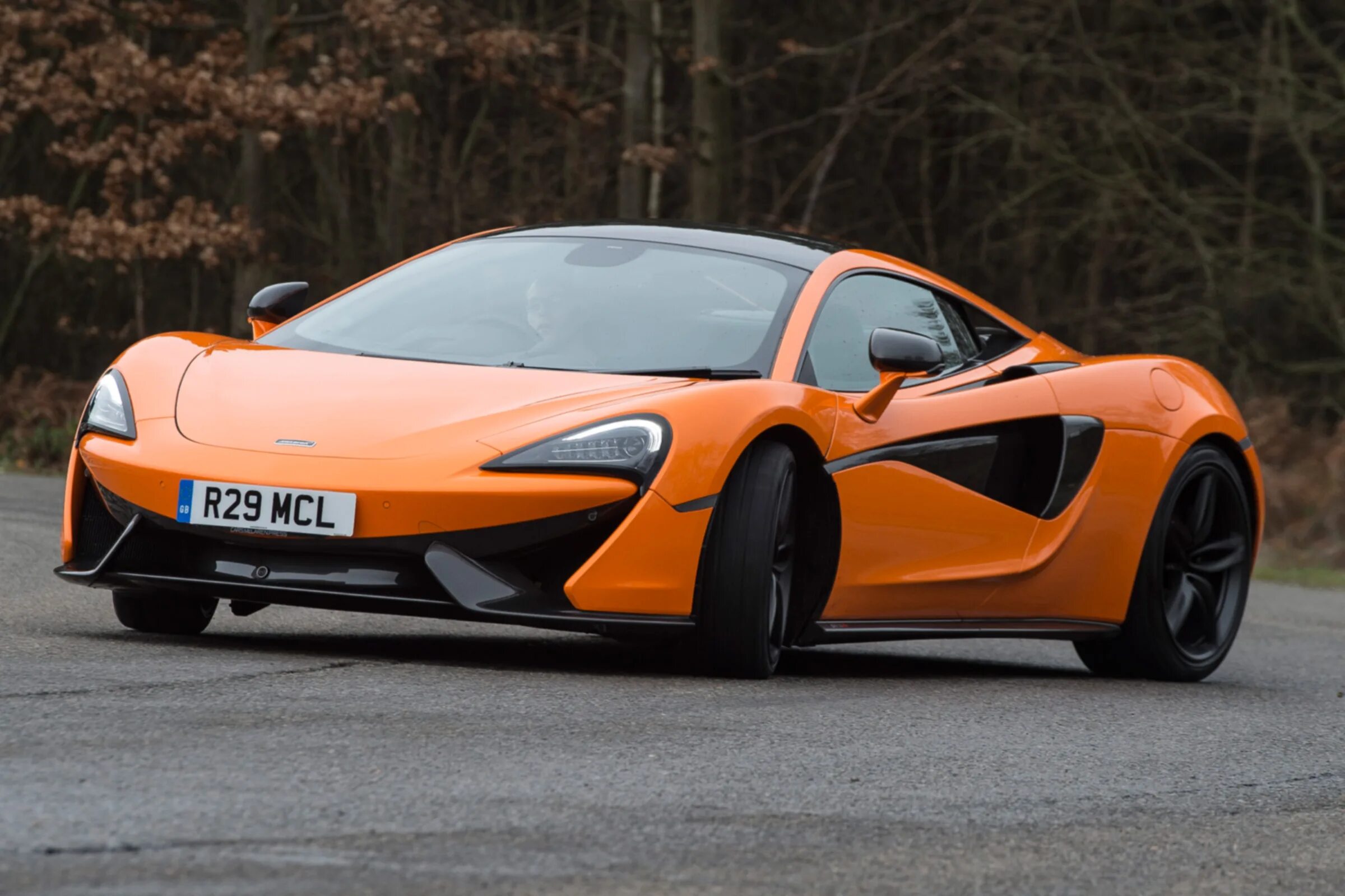 Mclaren 570s 2015. Макларен 570. Макларен машина 570s. Mclaren 570s coupe. Mclaren 570s.