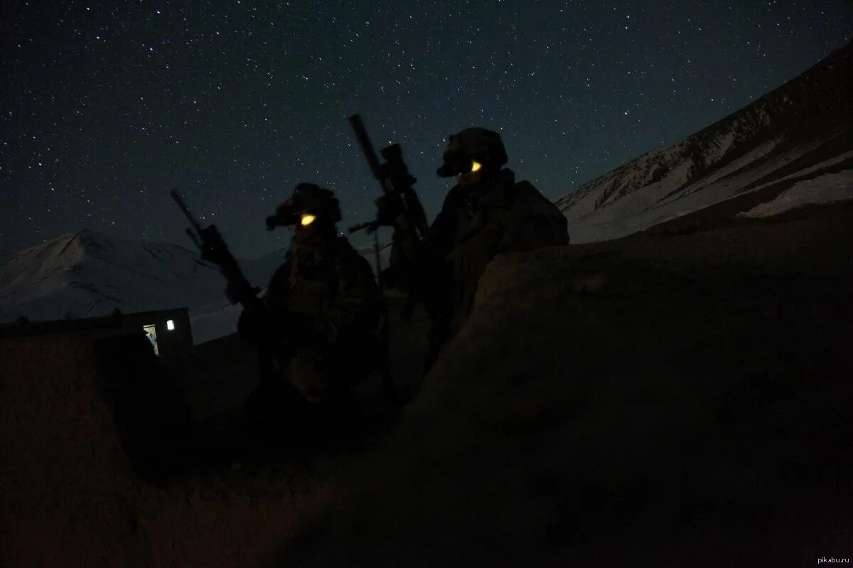 Армия фонка. Military ПНВ. 75th Ranger Regiment ночь. Солдат ночью. Спецназ ночью.