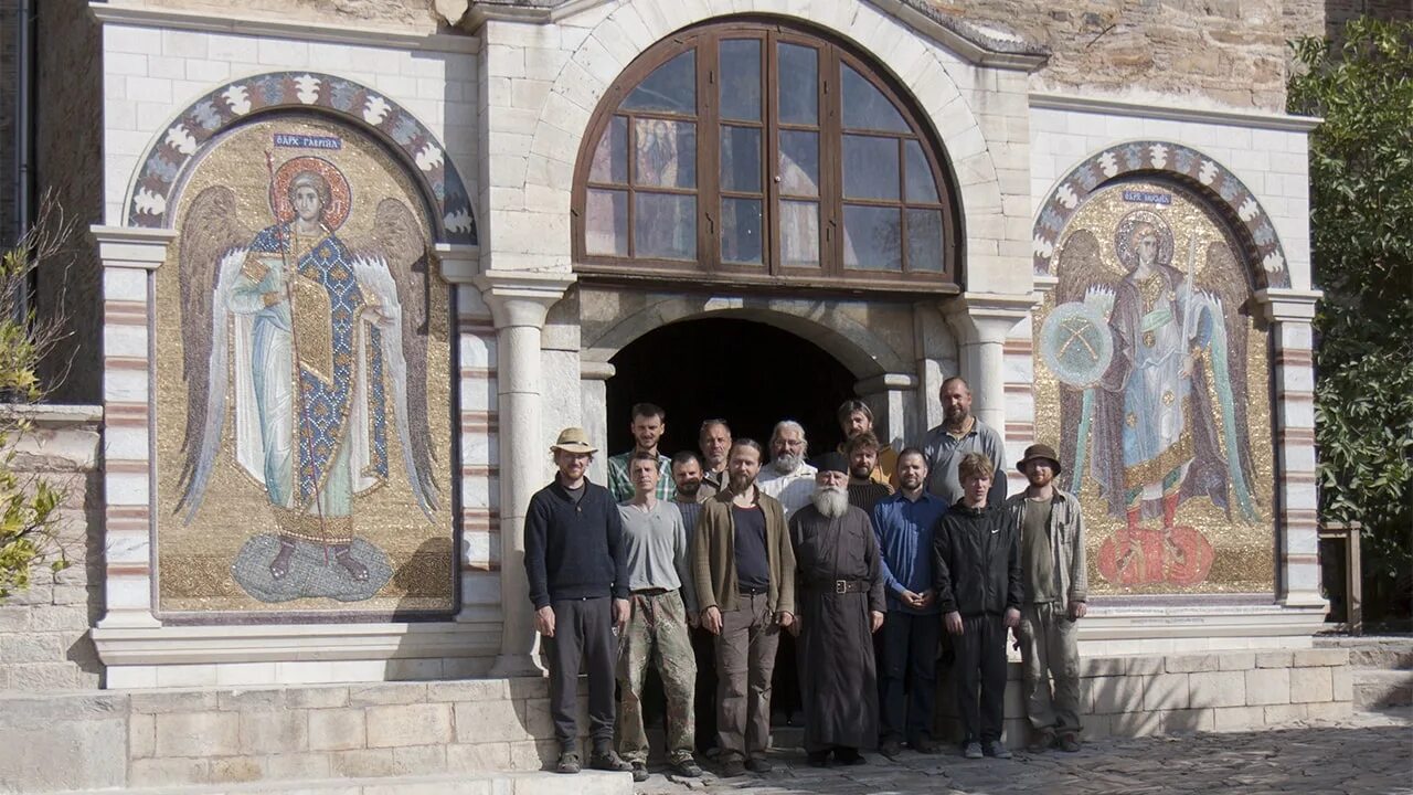 Святой афон паломническая. В монастыре Дохиар на Святой горе Афон. Дохиар монастырь Афон. Архондарик Дохиар.