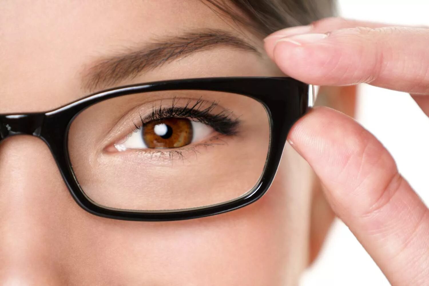 Линзы вредны для глаз. Очки для зрения. Очки и линзы. Зрение очки или линзы. Очки с глазами.