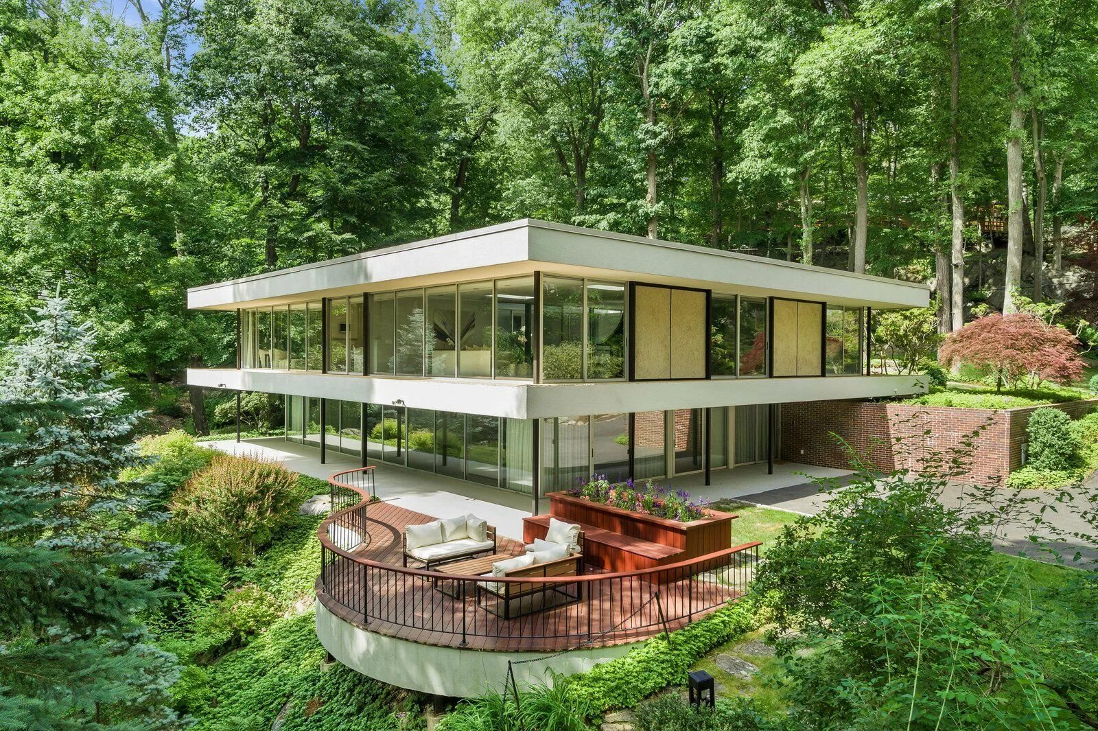 T me glass house. Стеклянный дом. Glass House 50. Modern Glass House.