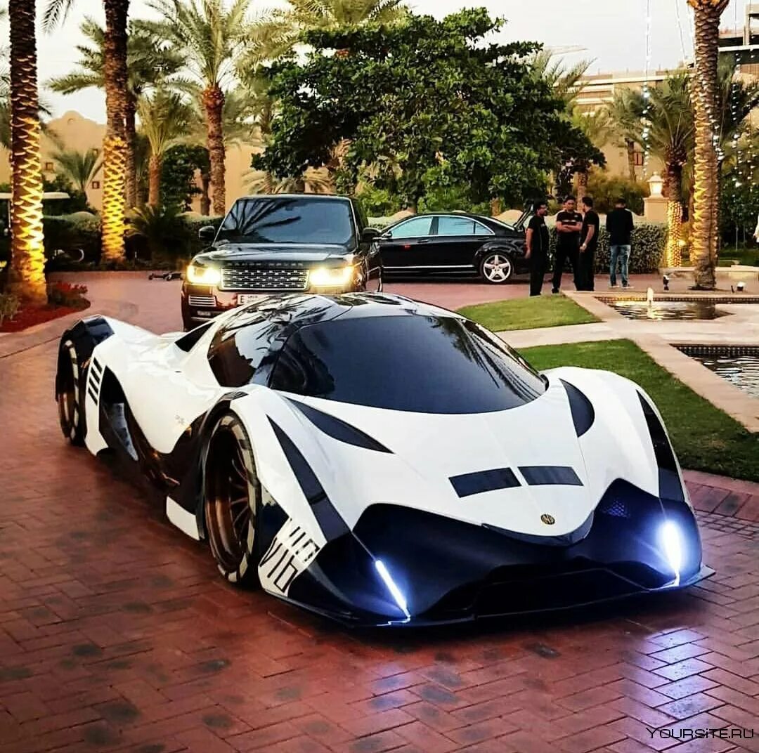 Devel Sixteen 5000 л.с. Гиперкар девил Сикстин. Арабский гиперкар Devel Sixteen. Машина Devel Sixteen Prototype.