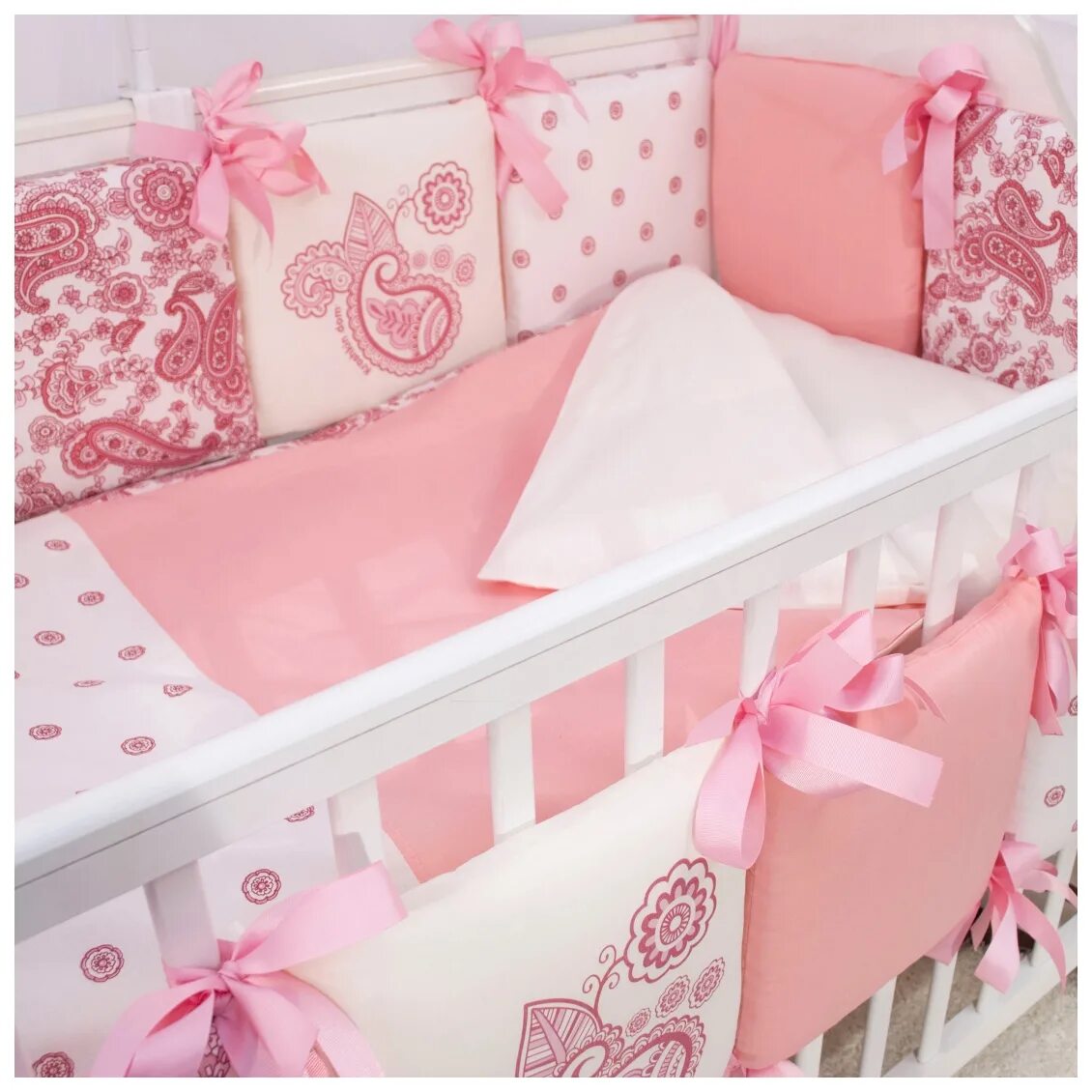 Комплект постельного белья для новорожденного. Бортики в кроватку. Бортики для новорожденных. Бортики в кроватку для новорожденных. Бортики в кровать для новорожденных.