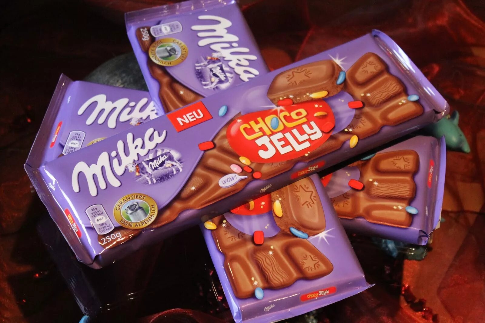 Choco jelly. Милка Choco Jelly. Шоколад Milka Choco Jelly 250гр. Milka 250гр Чоко-Джелли. Милка Чоко Джелли 250 гр.