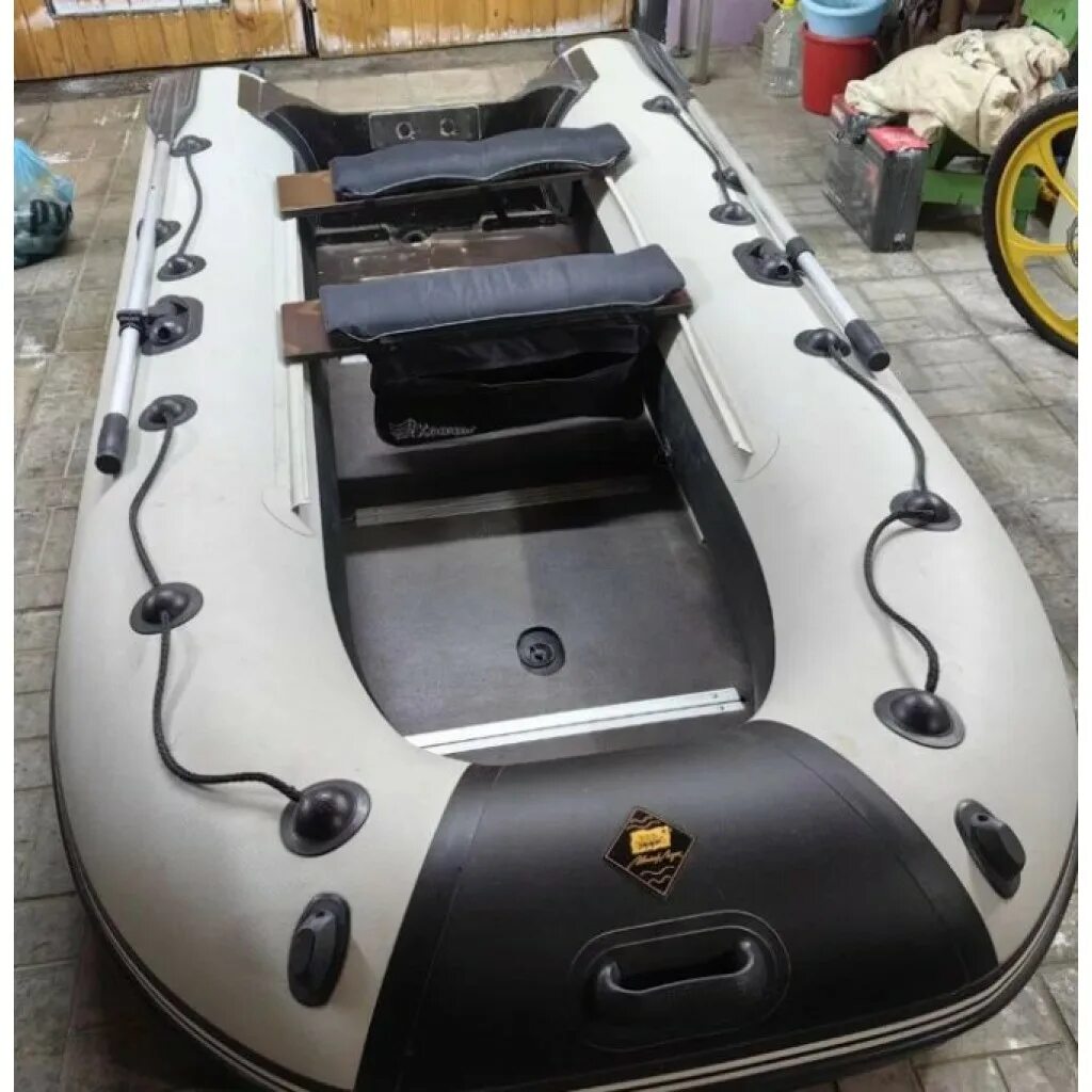 Лодка ривьера 3200 камуфляж. 8bms. Ривьера 3200 гидролыжа. Лодка пвх ривьера 3200. Лодка без киля 3.