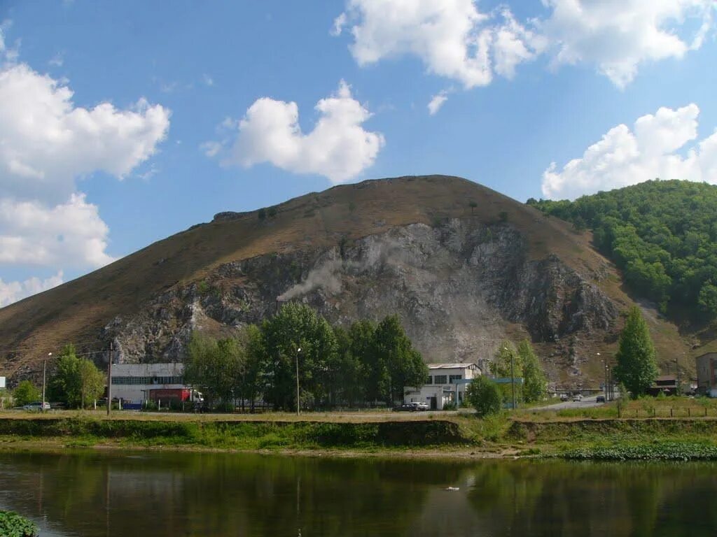 Аша башкирия. Аша (город). Казарменный гребень аша. Горы аши. Город аша урал.