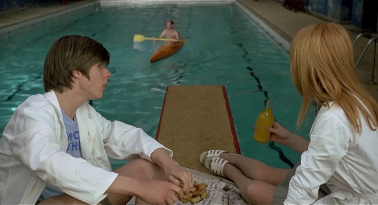 In at the deep end. Deep end 1970. глубина (deep end) 1970. jane asher deep end.