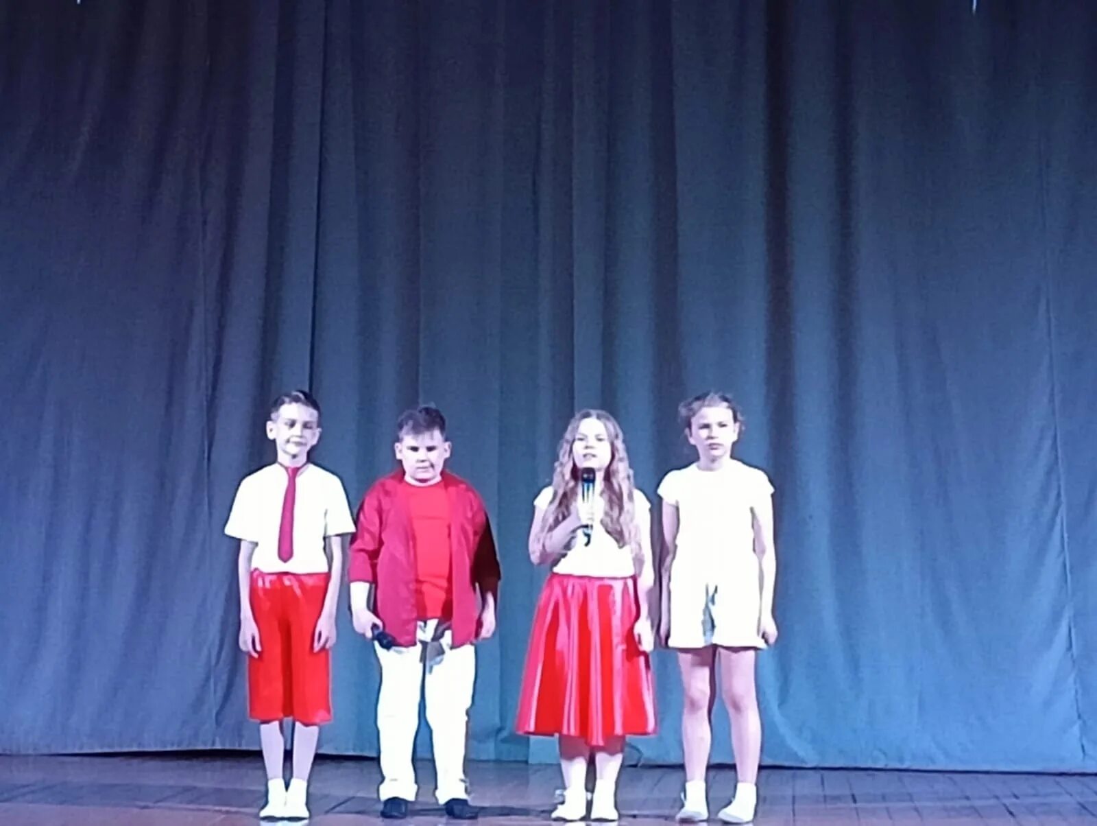 Petline salmon для котят. Мероприятие созвездие. Районный дом культуры панино. Дворец культуры. 5 пве.