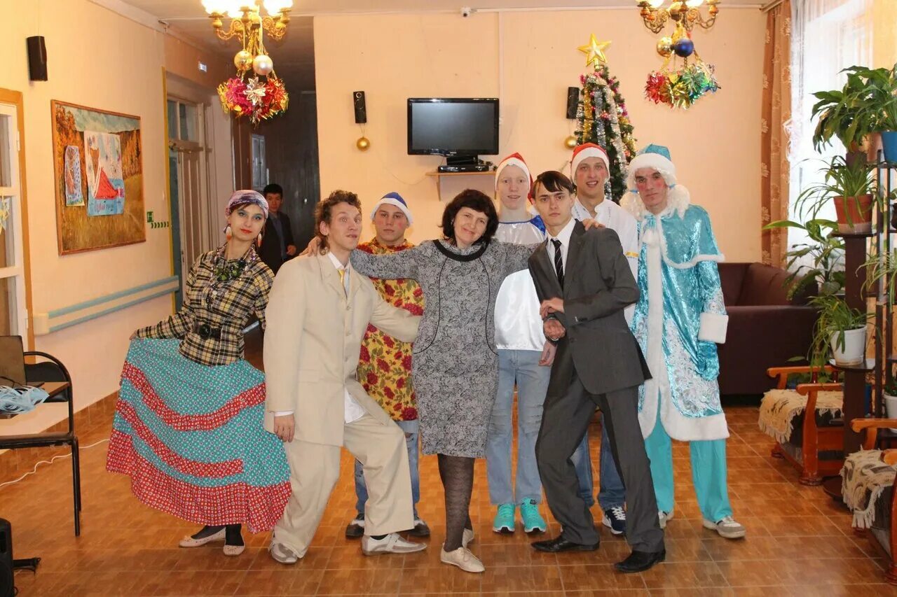 Социальный дом интернат для престарелых и инвалидов хабаровск. Саратовский дом интернат. Дети инвалиды в детском доме. «дом престарелых в амстердаме» либерман. Ново-чурилинский психоневрологический интернат арского района.