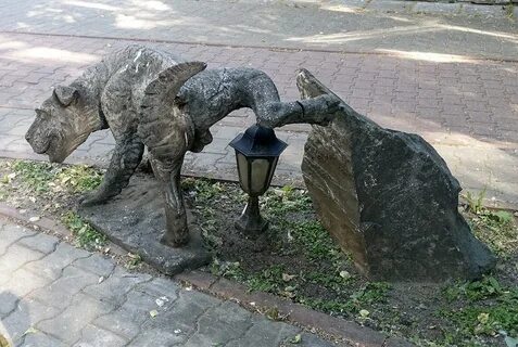 Скульптурном памятнике москвы