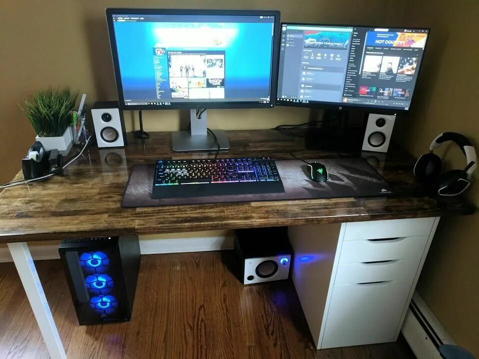 Геймерская комната. Компьютерный стол «corner desk». Gaming computer. Комнаты в my dream setup. Декор для компьютера.