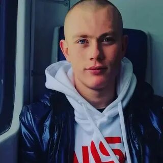 Молодой человек женя