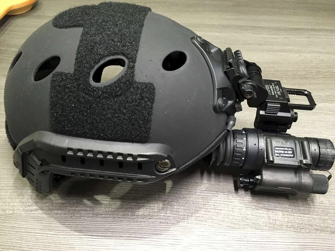 Cm pvs. Pvs 14 ops core. wilcox pvs14. шлем ops core carbon. nvg pvs-14 вилкокс.