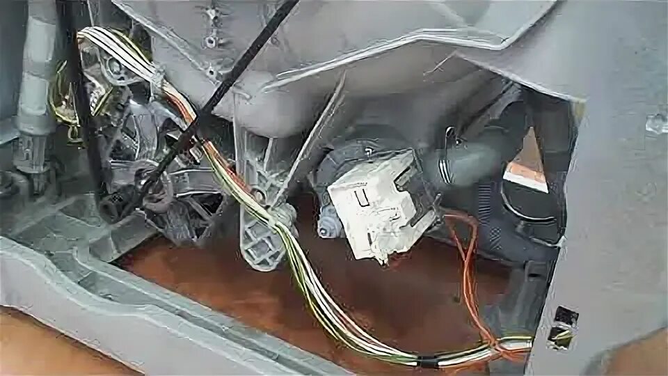 Стиральная машина занусси не сливает. Стиральная машина zanussi fl 503 cn. Занусси почему не сливает. Стиральная машина занусси не сливает. Стиральная машина аристон не сливает воду.