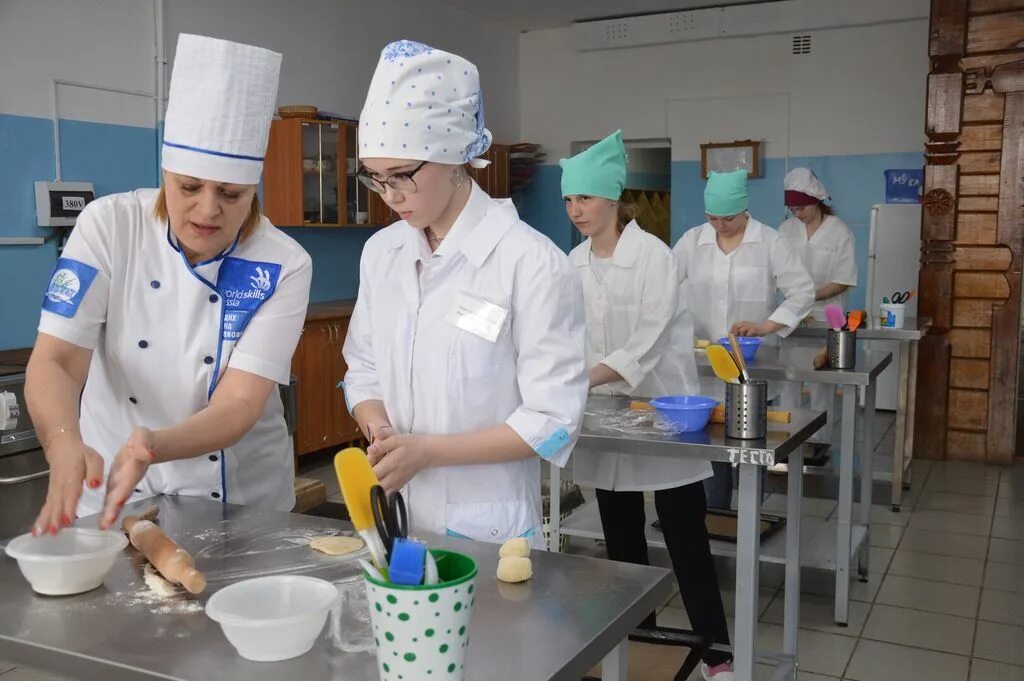 Хабаровский торгово-экономический техникум. Торговый техникум профессии. Торгово-экономический колледж нижний тагил. Ставропольский колледж повар кондитер. Торгово-экономический колледж архангельск.