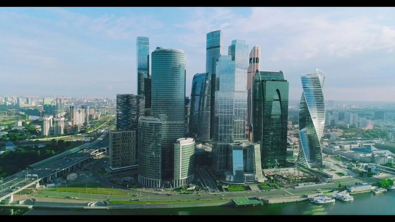 Вид на москва сити с моста багратион. Москва сити куда пойти. Москоу сити в 2000 году. Сан франциско небоскребы 2020. Москоу сити небоскребы.