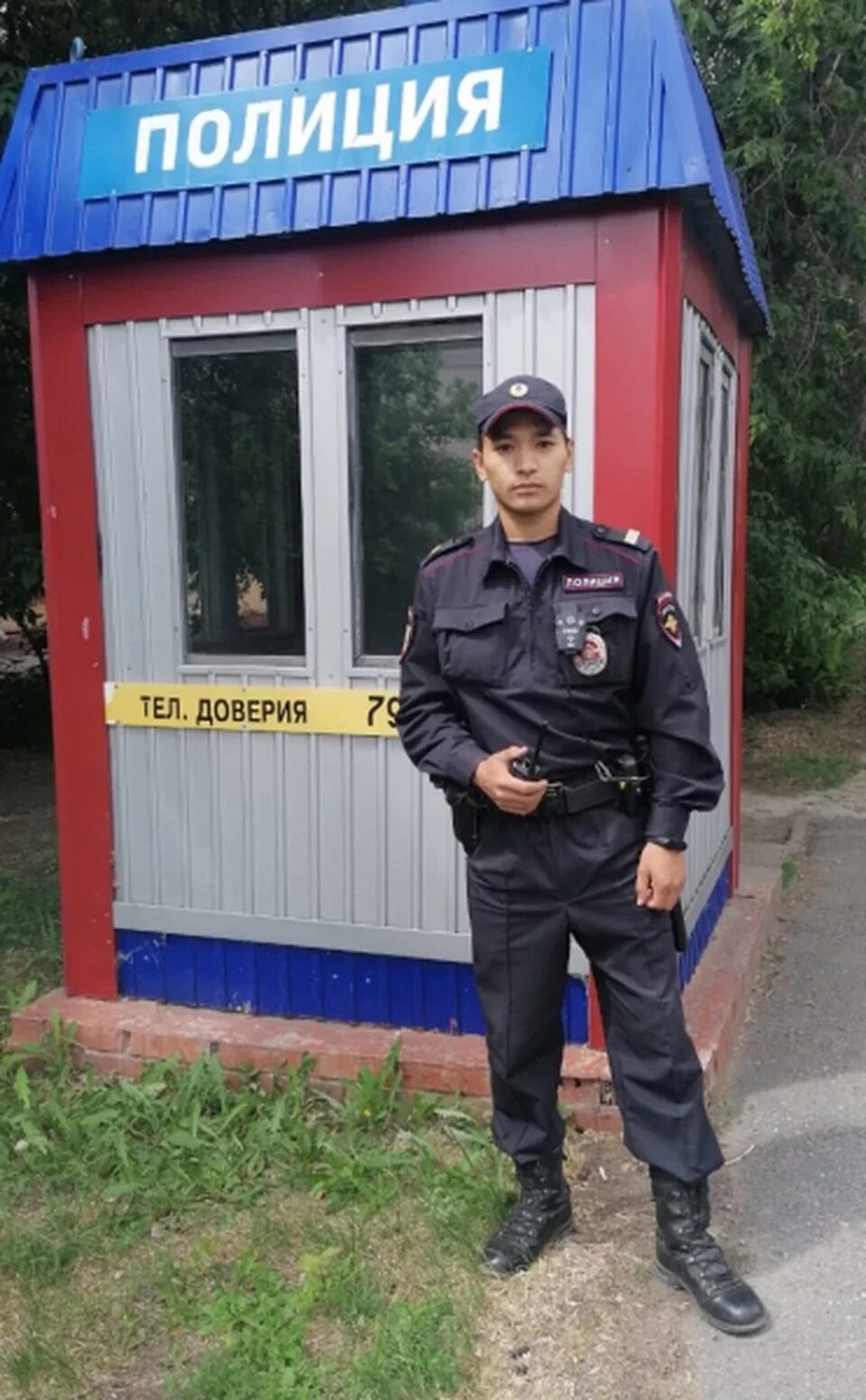 Астраханский ппс. Дежурный полиции. Полиция работает. Полицейский дежурной части. Дежурно патрульная служба.